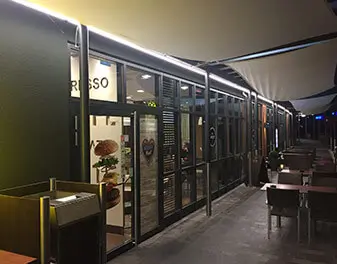 McDonalds Fassadenbeleuchtung LED Band Bilton