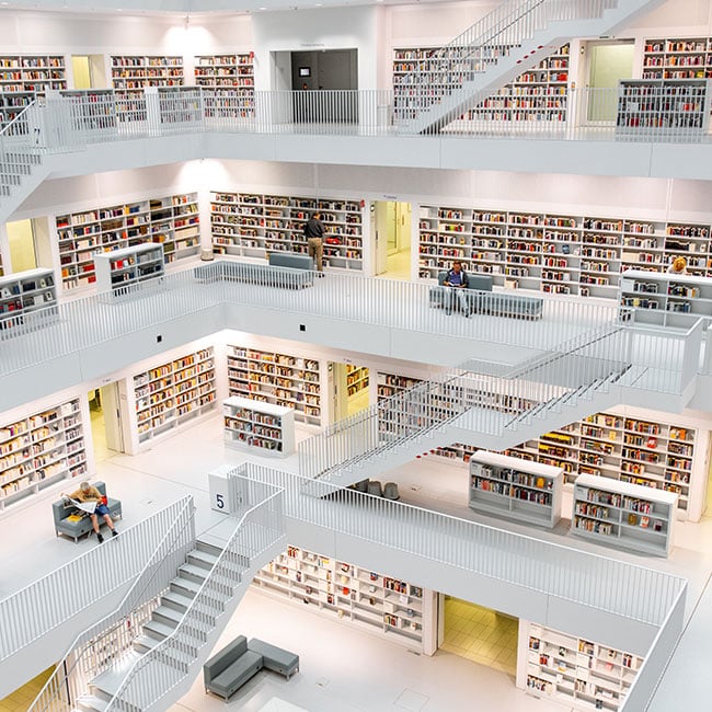 Beleuchtungsplanung für Bibliotheken & Lesebereiche verbessert Leseerlebnis